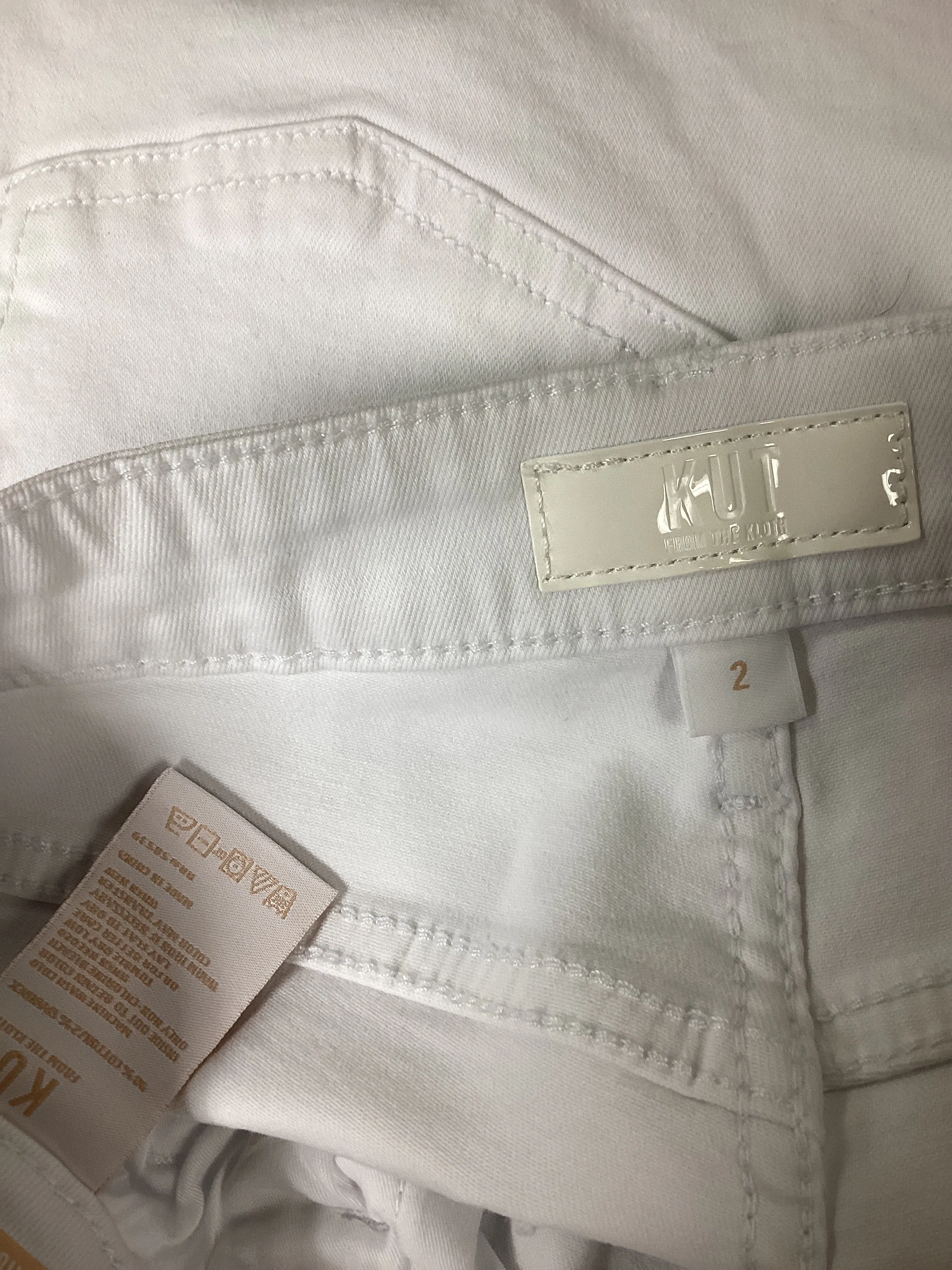 Jeans Flared By Kut In White Denim, Size: 2