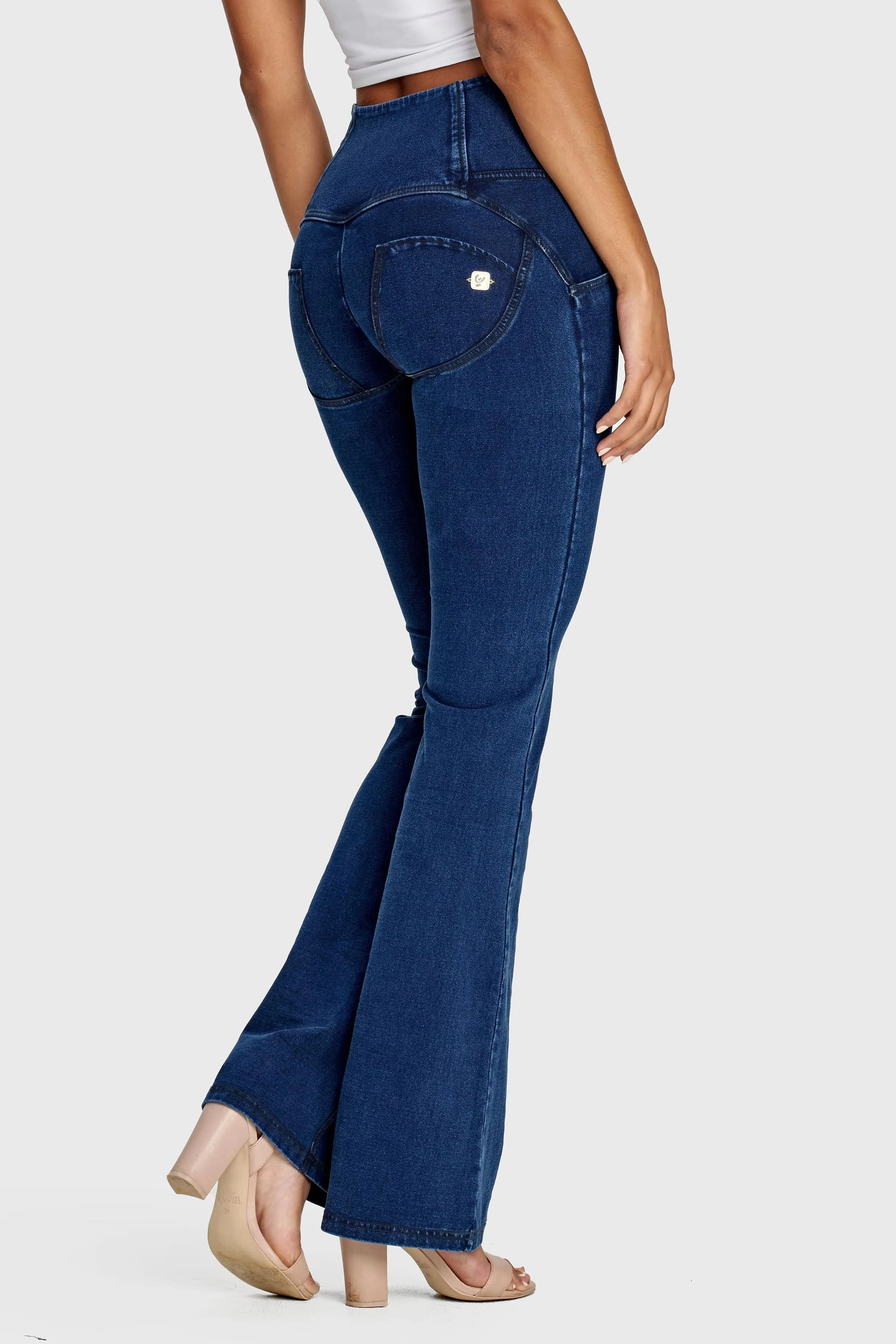 (WRUP11BHC002ORG-J0B) Blauwe WR.UP® Flared Jeans met een Hoge Taille en Knoopsluiting